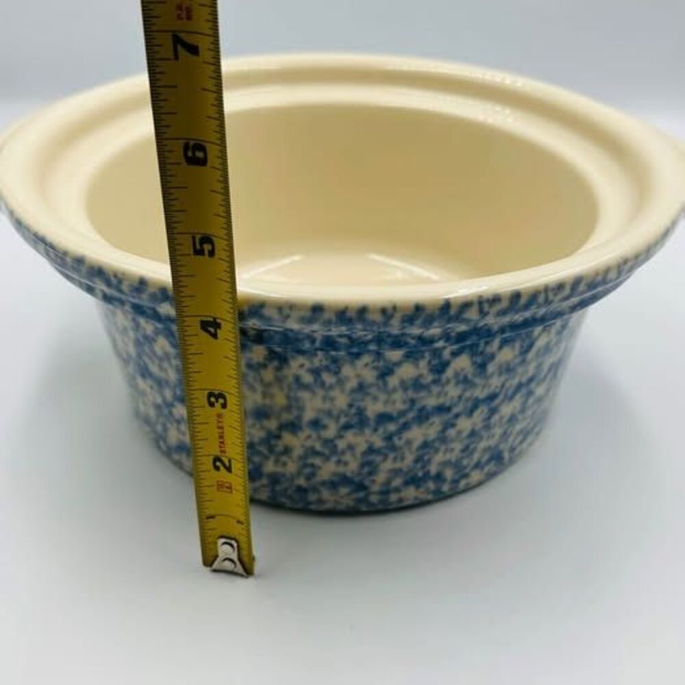 Henn Pottery Blue Spongeware 2 Qt Casserole Dish Roseville, OH USA
